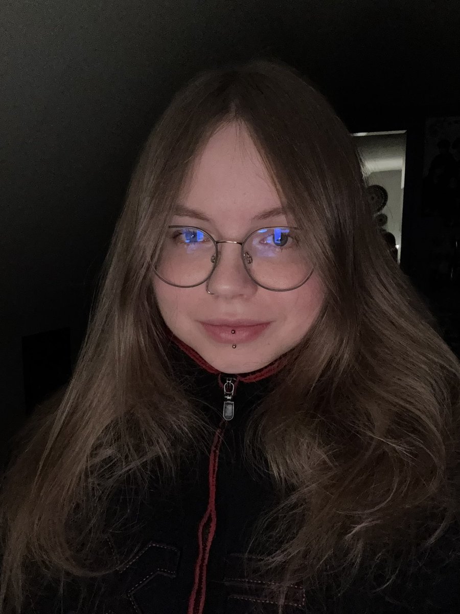 livka ☾ the cure tweet media