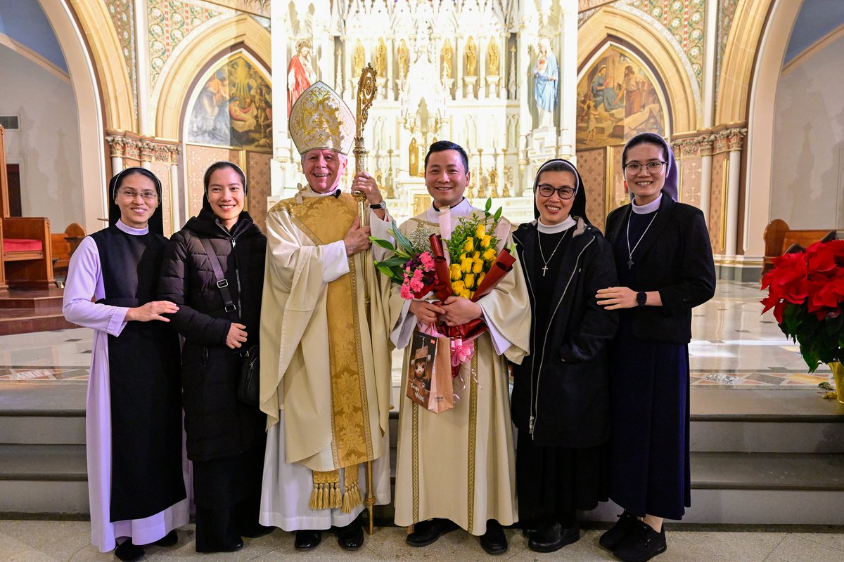 CatholicNH tweet media