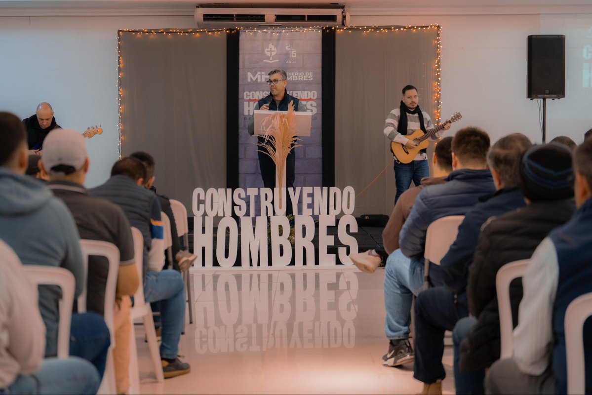 Más Que Vencedores tweet media