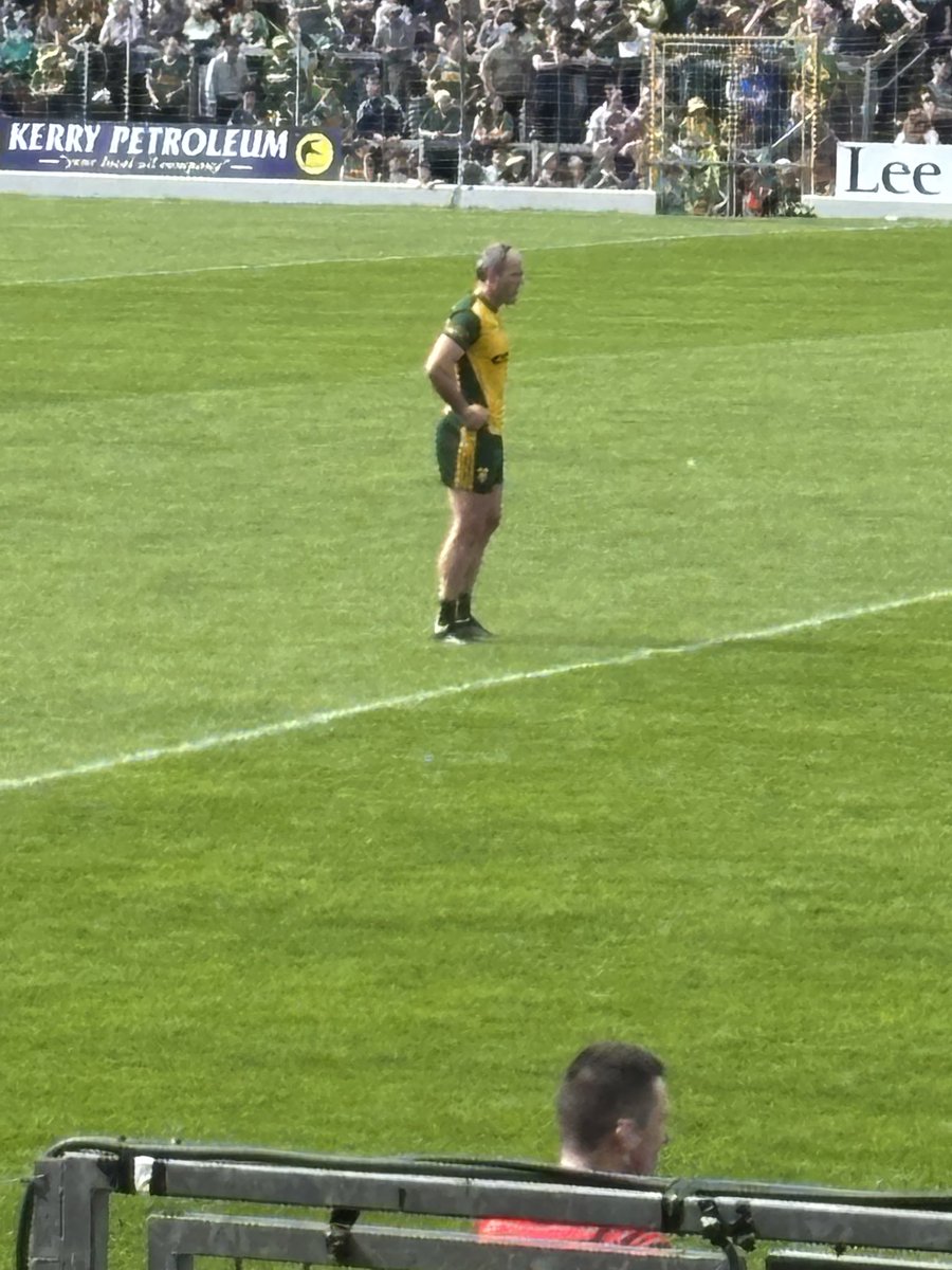 SeanKellyMEP's tweet photo. While many @Kerry_Official supporters ventilated  their frustration on the great Michael Murphy-it didn’t seem to bother the @donegalgaa icon , as he continued to dominate & kicked a fine 2 pointer but  also worth noting , Murphy sportingly gave Paudie Clifford a sympathetic pat on the back as he was being called ashore ! Class recognising class !