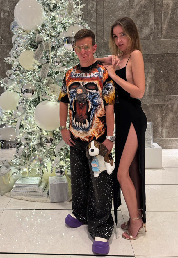 ponzitrade's tweet photo. first thing my portfolio sees after being saved from a red month solana:5hiLgyybrAYPpUwNFa38agfZ8iEtnahWKAPixcfspump https://t.co/dChvIytq3k