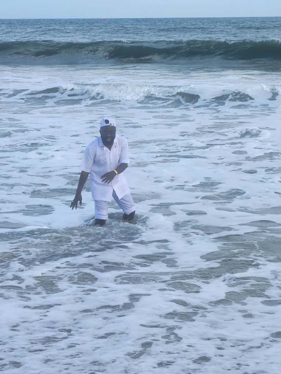 ChiefPriest_A's tweet photo. An cozy evening at Elegushi Beach, Lagos Nigeria. https://t.co/6NTREgICY5