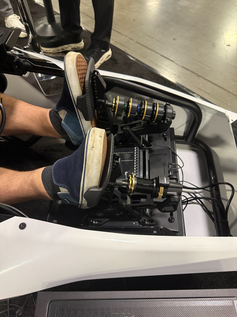 FANATEC tweet media