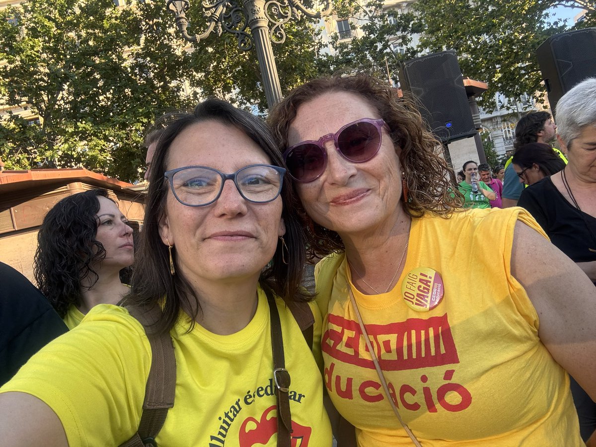 EMPAR PABLO MARTÍNEZ 🔻 tweet media