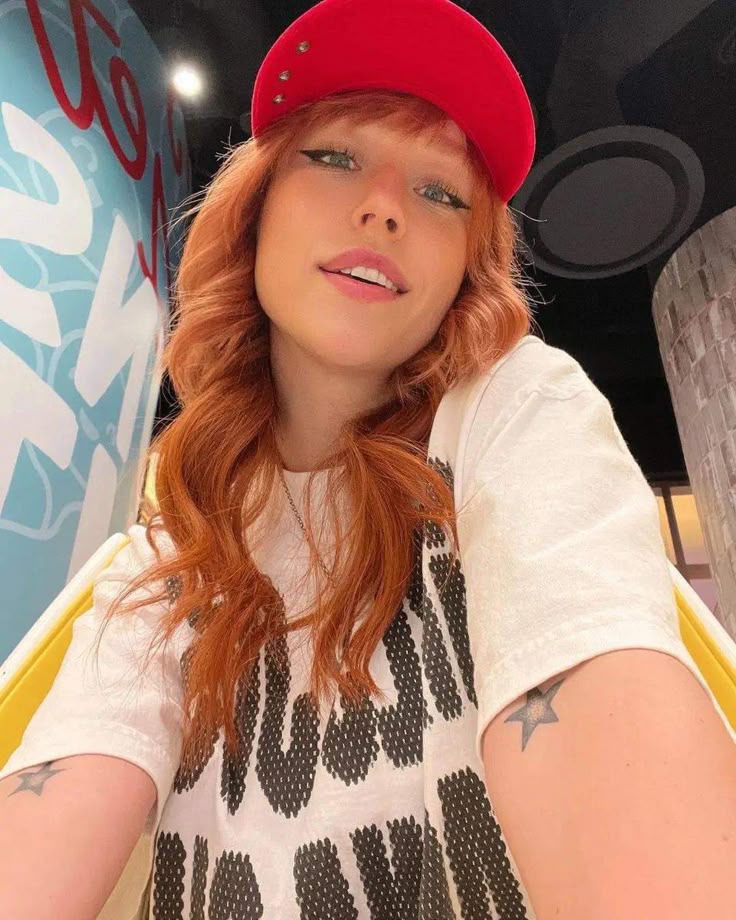 sabrina nicole tweet media