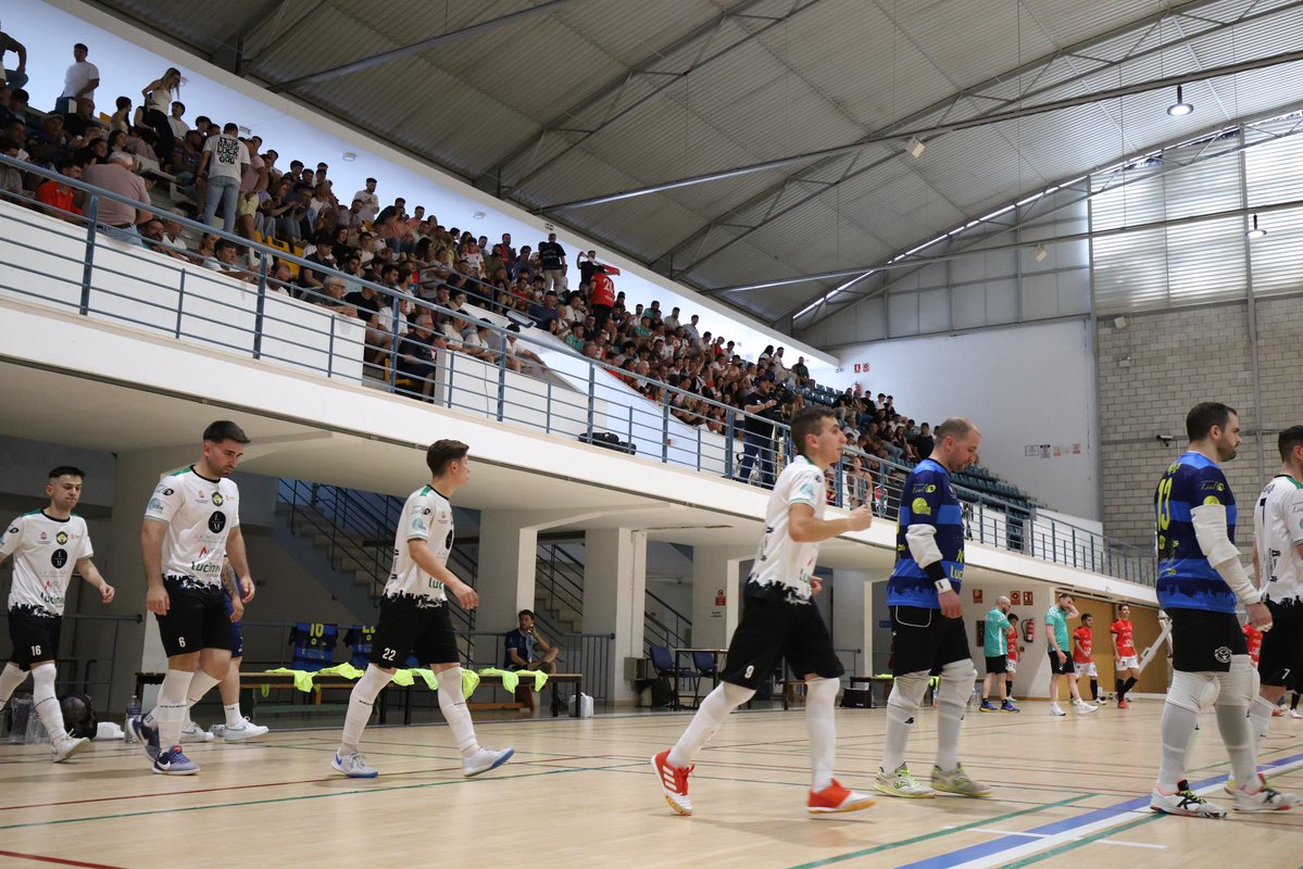 ApagayVamonosFS's tweet photo. Con esto nos quedamos, y siempre será motivo de orgullo para nuestro club ser la principal opción de ocio y disfrute cada fin de semana en nuestro pueblo.

¡Seguimos 💪!

#FútbolSala #DoñaMencía #DisfrutardelCamino https://t.co/yL5qNI1RVP