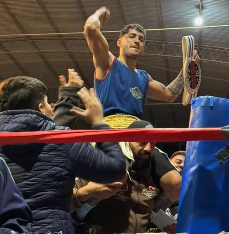 boxeodecatamarc's tweet photo. Décima logró su primer triunfo. Ver en: https://t.co/6xweUiizFC https://t.co/MLGu3UNXP8
