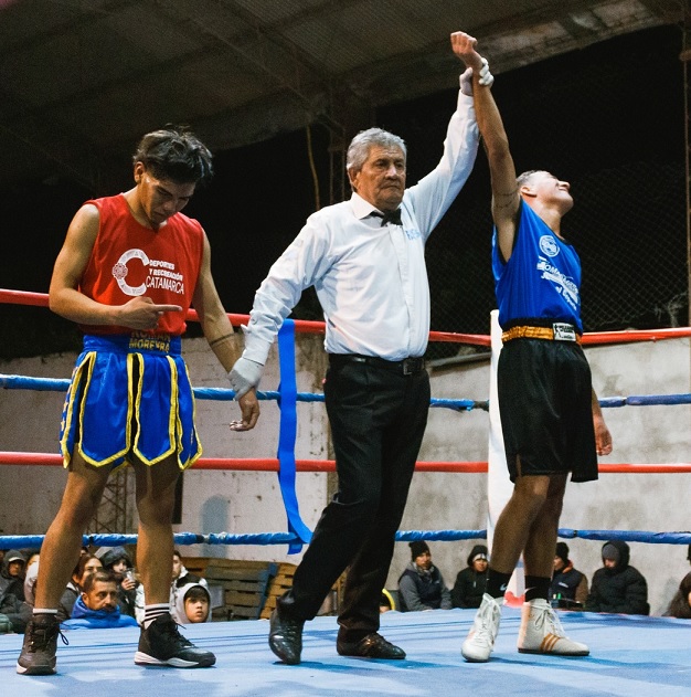 boxeodecatamarc's tweet photo. Décima logró su primer triunfo. Ver en: https://t.co/6xweUiizFC https://t.co/MLGu3UNXP8