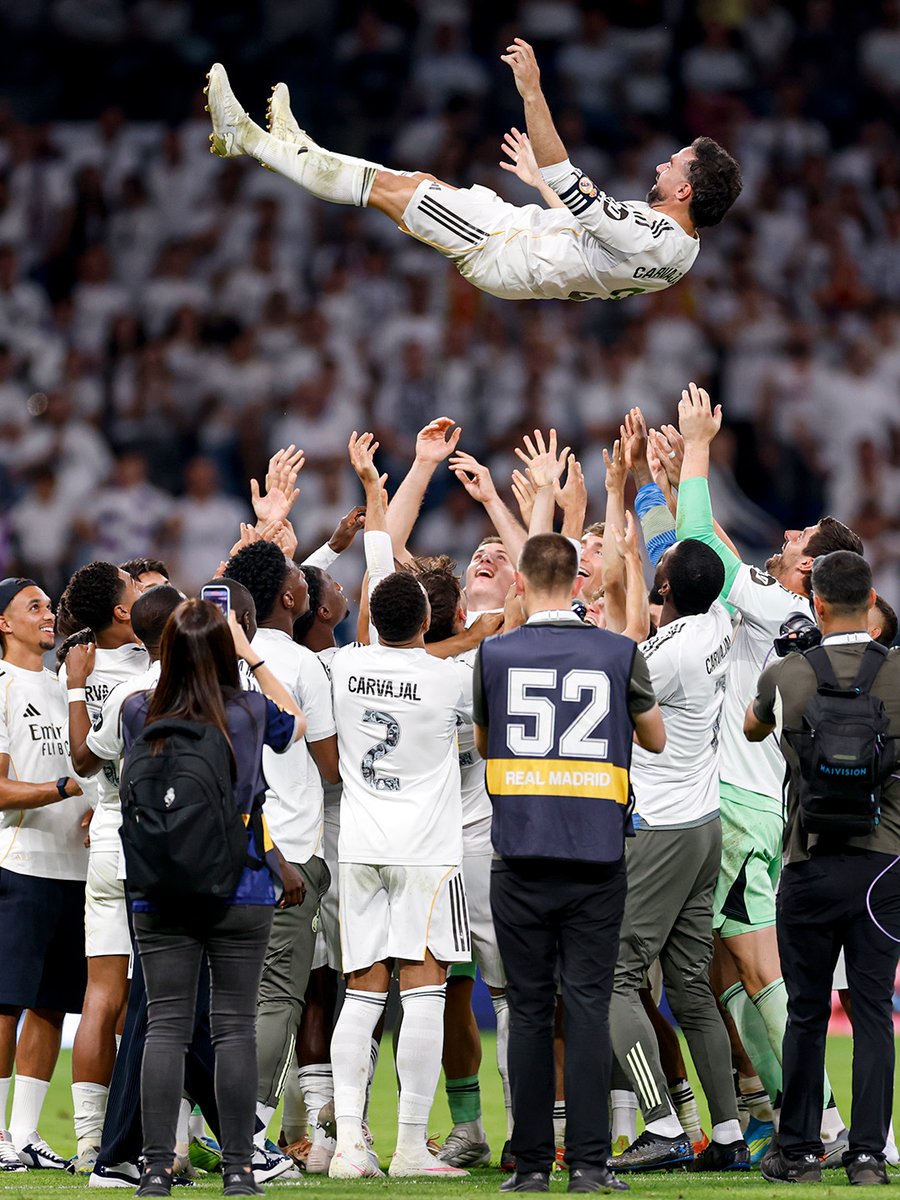 realmadriden's tweet photo. 🆙🤍✨🆙 https://t.co/DldK3U4I1s