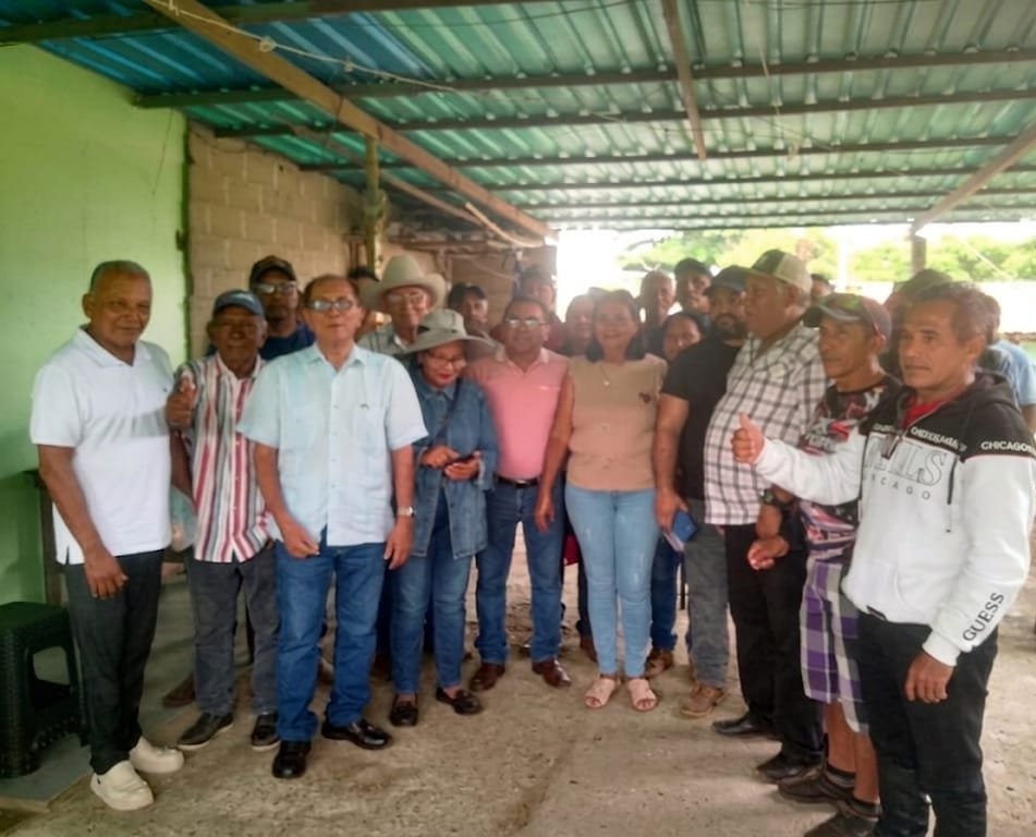 lisbaldo23's tweet photo. En contacto con la gente de Cunaviche en Apure para hablar de la Unidad y la necesidad Elecciones libres ya. Un pueblo necesitado de un país de progreso y trabajo para todos con María Corina Machado. Por Venezuela, Apure . Que viva AD https://t.co/6zl95OsQIv