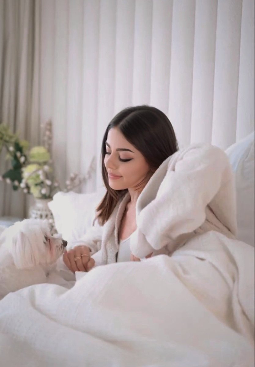 beesoo100100's tweet photo. يتعافى الشخص لو شبع نوم لا برؤية من يحب ولا الكلام الفاضي دا😴🥱😴 https://t.co/i19j2iXQ8D