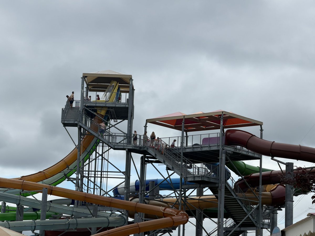 greatohiocc's tweet photo. People are enjoying the first day of Soak City at @KingsIslandPR! What slide or attraction are you heading too? 

We are heading to RiverRacers! 🛝 #waterslides #wavepools #waterparks #kingsisland #kisoakcity https://t.co/nRMWvpScG2