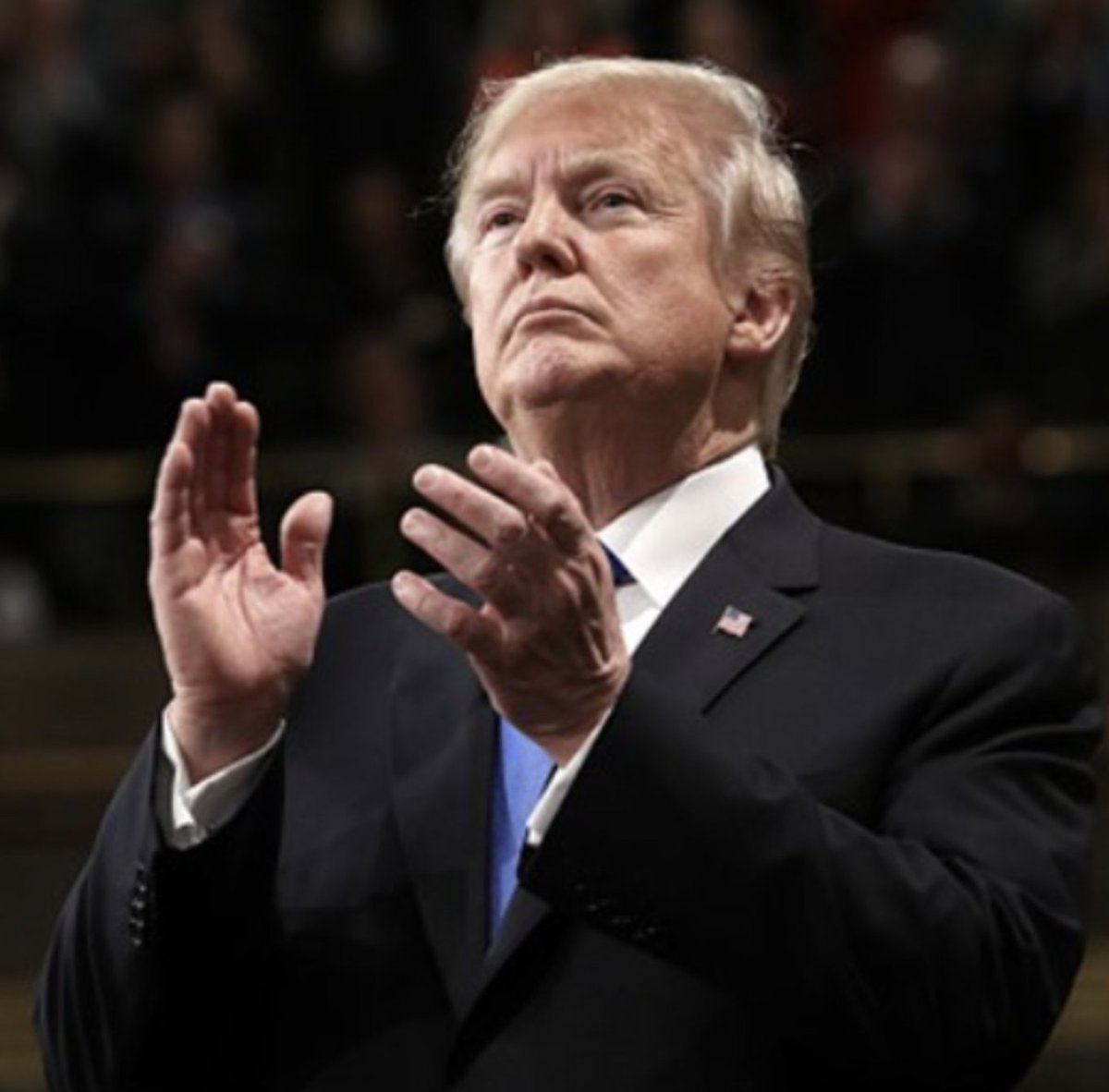 Cryptoemperor06's tweet photo. 🇺🇸 President Trump: “Bitcoin and crypto are about to skyrocket beyond anything people expect.”

The next bull wave could change everything. 🚀 #Bitcoin #Crypto https://t.co/K3MHMEMshX