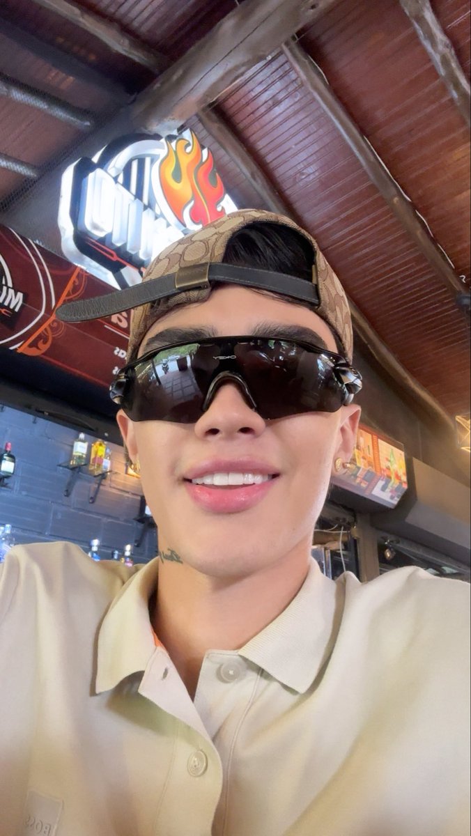 69andresgm's tweet photo. 😁😏 https://t.co/W3GXtxFFET
