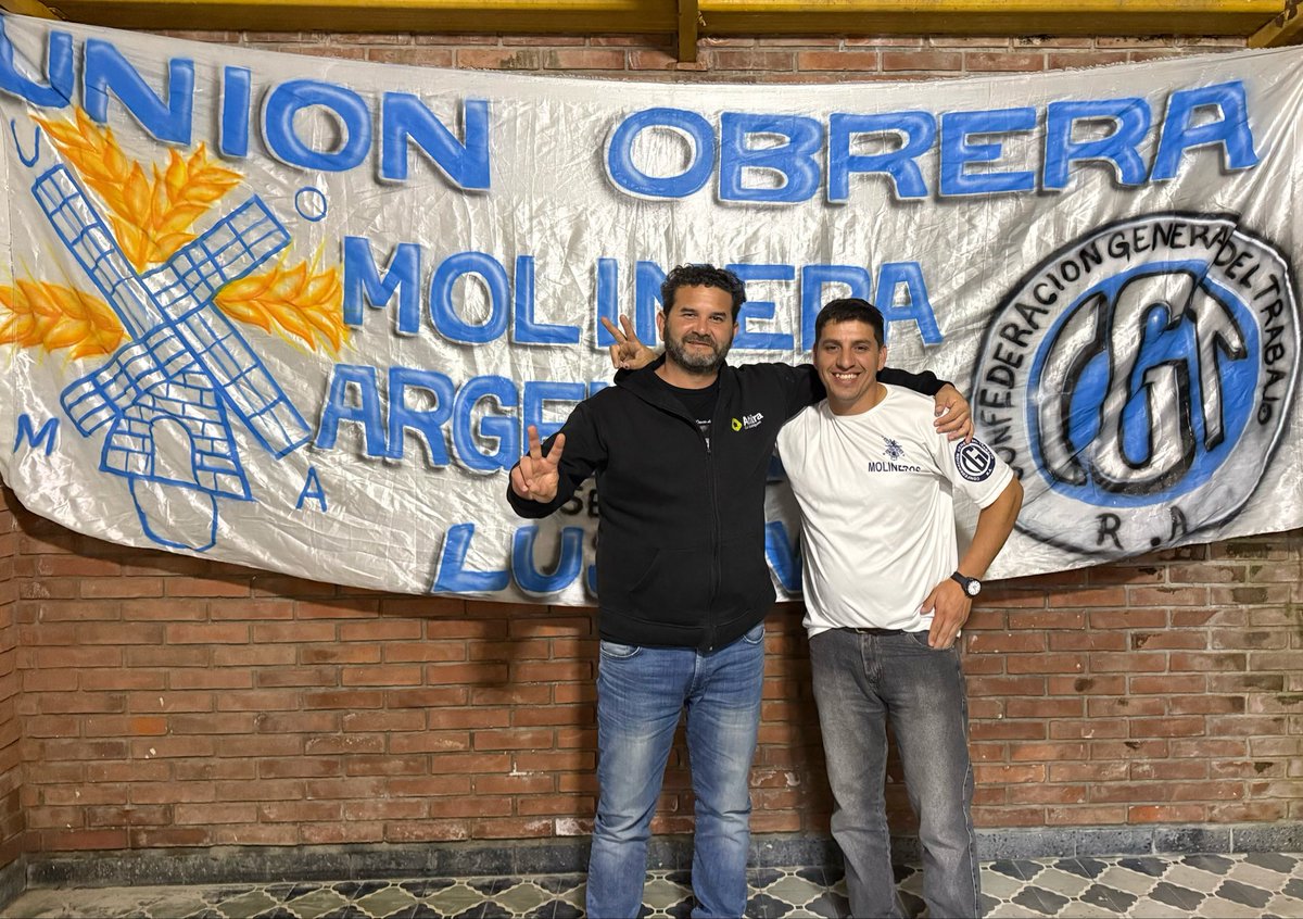 heberjrios's tweet photo. Ayer tuvimos la enorme alegría de compartir una jornada de encuentro y reflexión junto a los compañeros de Molineros Seccional Luján, quienes nos abrieron las puertas de su nueva sede.

Quiero agradecer profundamente la invitación y el cariño con el que nos recibieron. Ver crecer a una organización hermana, que acompañamos desde sus primeros pasos, nos llena de orgullo y reafirma que cuando hay convicciones, compromiso y solidaridad, no existe obstáculo que pueda detener a la clase trabajadora.

Con los compañeros de Molineros no solamente compartimos años de militancia y lucha en la calle; también nos unen valores, una mirada común sobre la realidad y la certeza de que los derechos conquistados no se entregan ni se negocian.

Conversamos sobre el difícil momento que atraviesa la industria nacional, el impacto que sufren la producción y el empleo, y la avanzada permanente del gobierno nacional contra las conquistas históricas de los trabajadores. Frente a este escenario, coincidimos en que tenemos la responsabilidad de organizarnos, involucrarnos y construir una alternativa política que vuelva a poner en el centro de la escena a la clase obrera y al pueblo trabajador.

Son tiempos complejos, pero también momentos donde más necesaria se vuelve la unidad. Porque cuando el movimiento obrero camina unido, con solidaridad y conciencia colectiva, siempre encuentra la fuerza para defender lo que le pertenece a los trabajadores.

Gracias compañeros por el recibimiento y por seguir construyendo, codo a codo, la esperanza de una Argentina más justa.