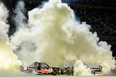 ItsMe_ATrain's tweet photo. @Underhill_Acct @Devin_Kupka here's them doing burn outs together when Bubba raced for Kyle. Fans don't know their relationship but they definitely did not dislike each other. https://t.co/AfcDTJqrAj