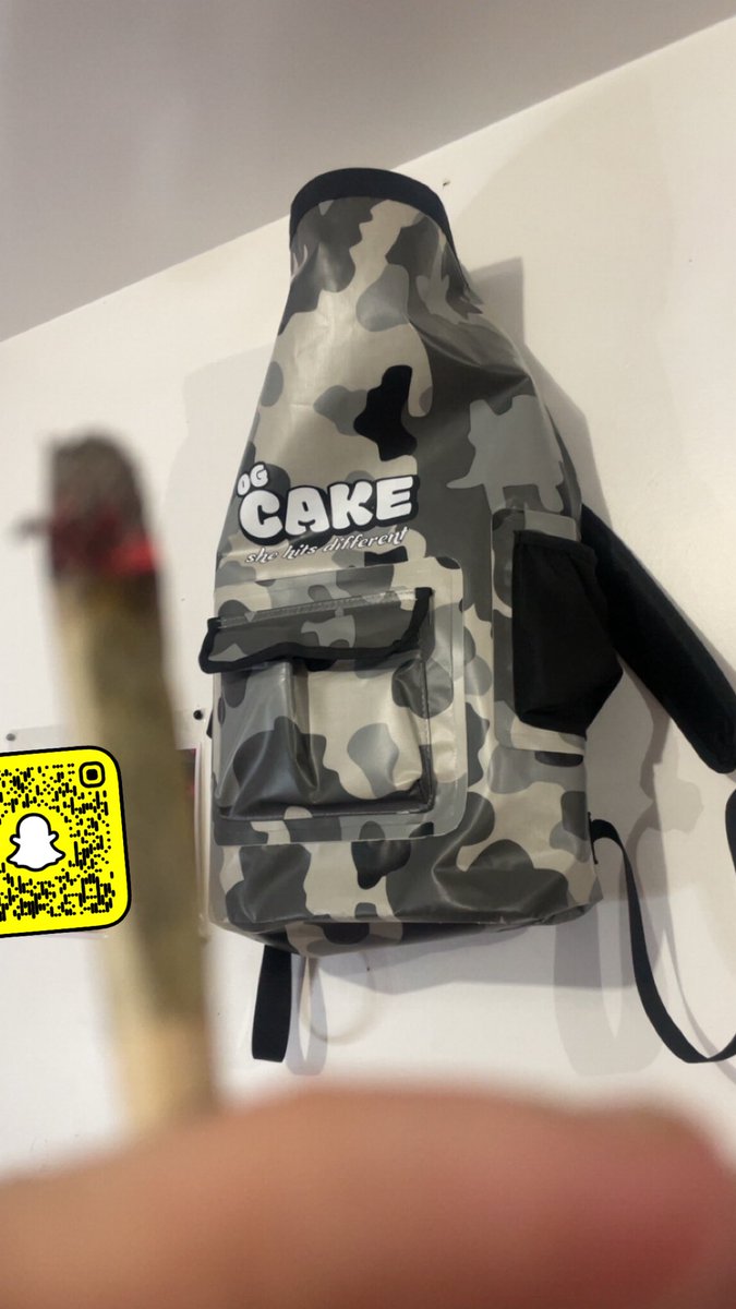 OGCakesOfficial's tweet photo. @buzzbarmembers with the Newest Edition OGCAKE Bag 🤍 🔥 

USE CODE: OGCAKE TO GET 20% OFF EVERY PURCHASE: https://t.co/EGKSW595JE https://t.co/lPK8GnrHNe
