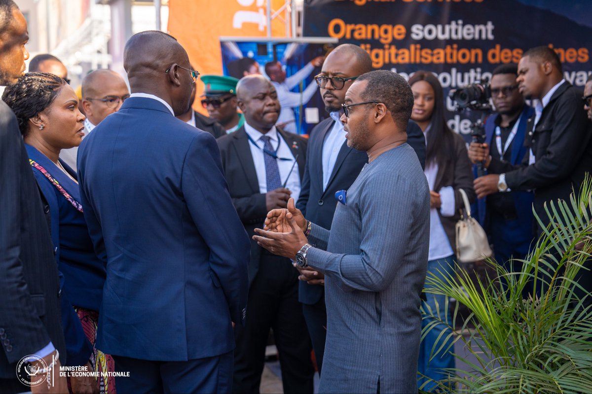 DMukokoSamba's tweet photo. À Kolwezi, au #KBM2026, nous avons réaffirmé une ambition claire : faire de la RDC une terre d’industrialisation et de création de valeur au delà de la simple extraction. Heureux d’avoir partagé cette vision aux côtés de Madame la Gouverneure @FifiMasukaSaini, dont l’engagement renforce le positionnement stratégique du #Lualaba, ainsi que de Costas Coursaris Musunka, Président fondateur du Katanga Business Meeting, devenu une plateforme majeure de dialogue économique et d’investissement en Afrique centrale. Le futur durable de l’Afrique se construira par l’investissement, la confiance et des partenariats structurants. 🇨🇩