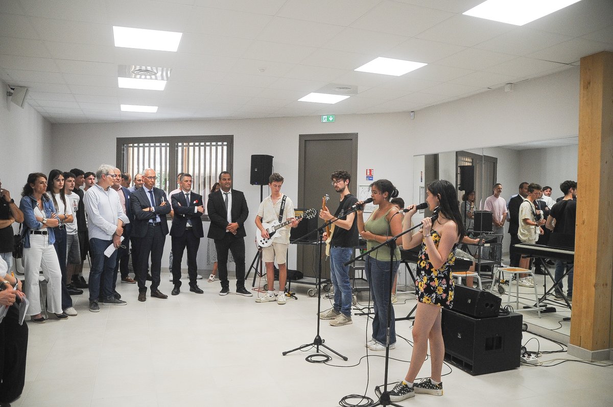 MDAM34's tweet photo. Inauguration de la nouvelle Maison des lycéens au lycée Jean-François Champollion Lattes https://t.co/PkkMWYd9fI