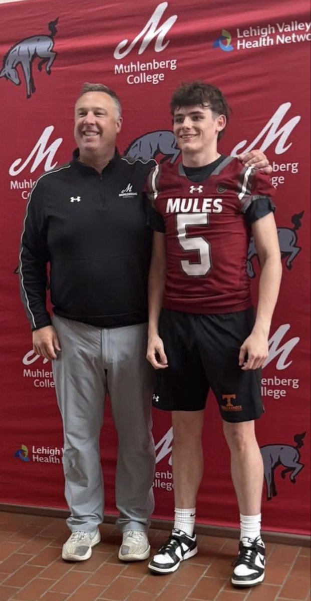 carter_oneill5's tweet photo. Had a great time at Muhlenburg’s FNL Camp yesterday!! Got to compete against some great talent. Talked to lots of coaches and learned a lot! Looking forward to putting in more work! @DigInMules @Tunktigers_FB @22CoachMoe @CoachEstremera 
@Coach_HaasHC @GarryKrollJr https://t.co/pictZN9OUE