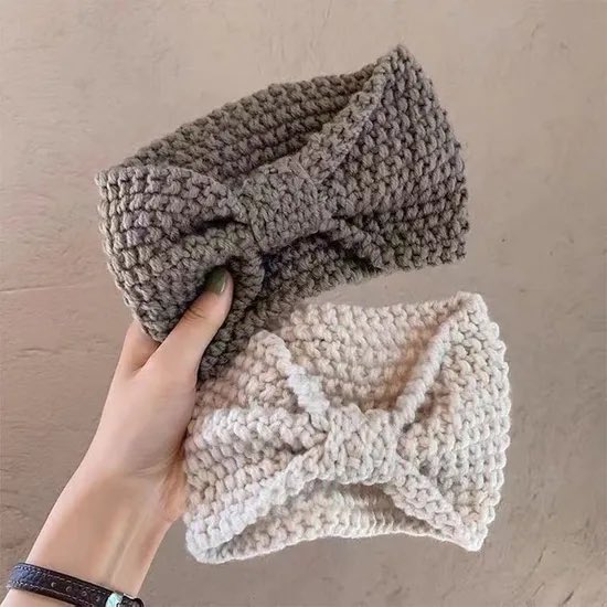 sisiolojuede1's tweet photo. Knitted Headband
Price: N2500
Available colors: Aqua green , mustard yellow and pink
#glowandgobysisiolojuede #selfcareessentials #headband https://t.co/shQo18CXZw