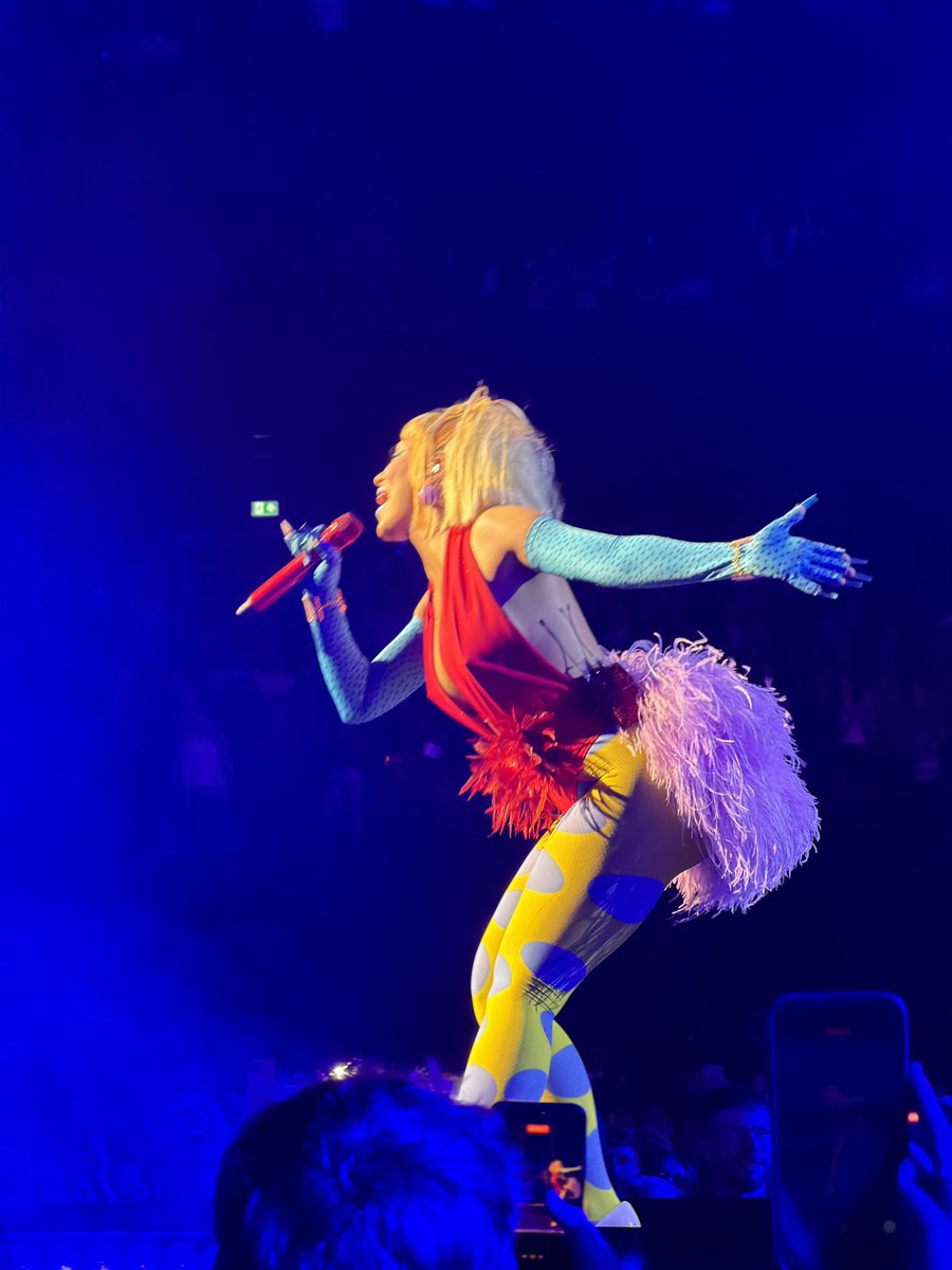 dylan2claude's tweet photo. DOJA CAT. https://t.co/DGDXmFmwep