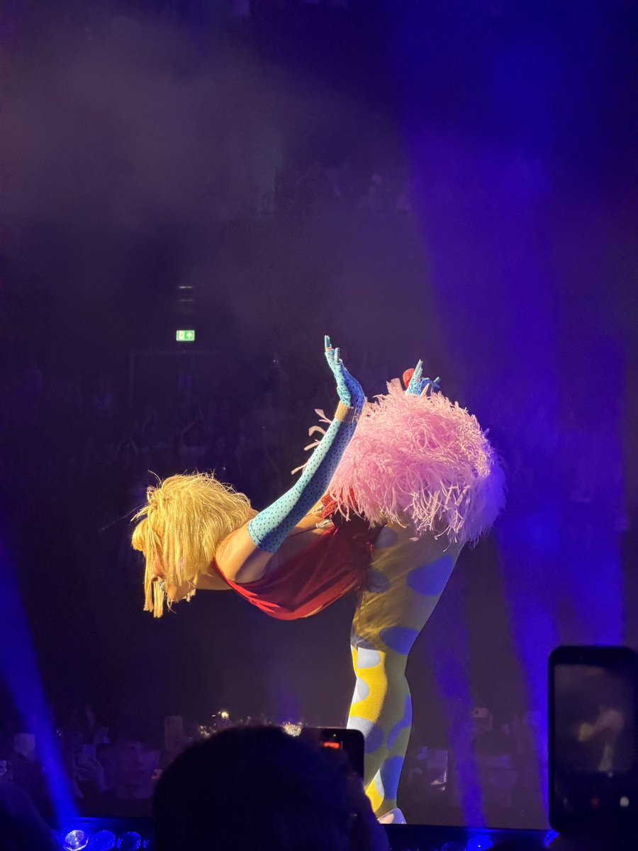 dylan2claude's tweet photo. DOJA CAT. https://t.co/DGDXmFmwep