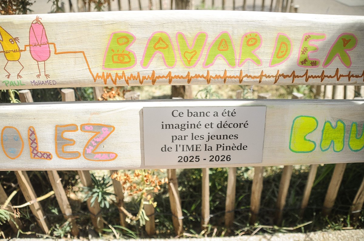 MDAM34's tweet photo. Inauguration du Banc Bavard imaginé et décoré par les jeunes de l’IME La Pinède dans le cadre d’un projet éducatif et citoyen. #jacou https://t.co/0AcQCXOSrh