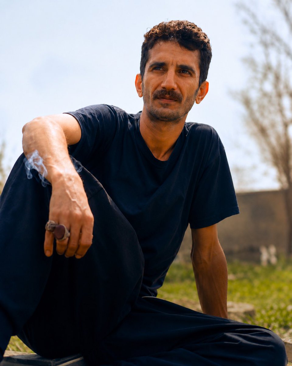 AmedSerdem68129's tweet photo. Elî Eskendarî, welatiyekî 43 salî yê ji parêzheha Îlamê ya rojhilatê kurdistanê, roja Pêncşemê  ji aliyê hêzên rekîma komara îslamî ve hate girtin û birin cihekî nediyar. #Îlam
#Rojhelat #Kurdistan
#JinJiyanAzadî https://t.co/s1Zem5IV5b