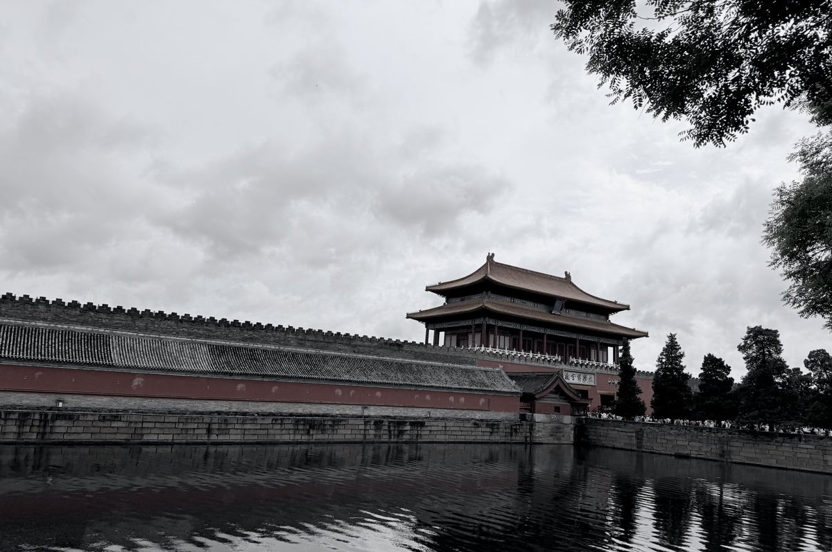 DSaraAhmed's tweet photo. A few hours in China, and centuries start to feel tangible. https://t.co/yapEI98mbH