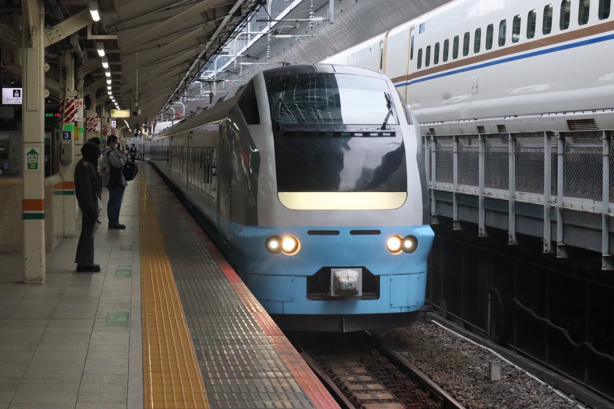 KYZ_train's tweet photo. 2026-05-24 ❶

9091M 特急相馬野馬追1号原ノ町行
E657系K16編成

回9292M 特急相馬野馬追3号 送込回送
E653系1000番台K71編成 水色

撮影場所:東京 https://t.co/Dv76xWSc8U