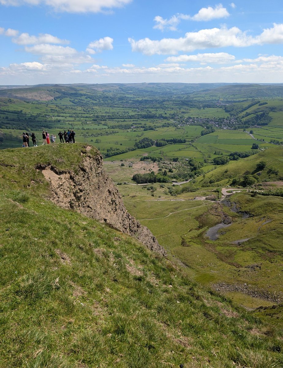 AaronBR89's tweet photo. A wholesome Saturday morning hike up to Mam Tor with my 2 best friends. It was good for the soul and very much needed. https://t.co/f7oMgK0Xuy