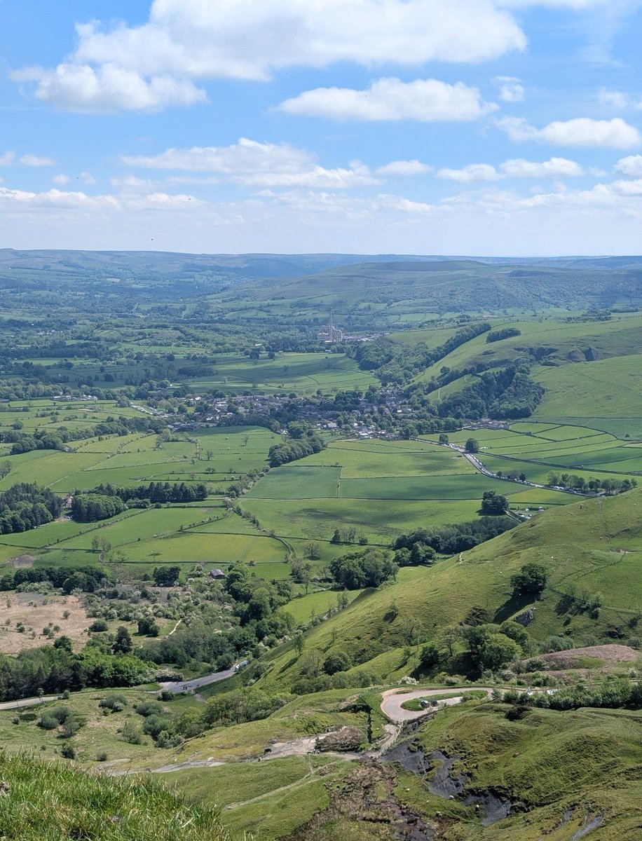 AaronBR89's tweet photo. A wholesome Saturday morning hike up to Mam Tor with my 2 best friends. It was good for the soul and very much needed. https://t.co/f7oMgK0Xuy