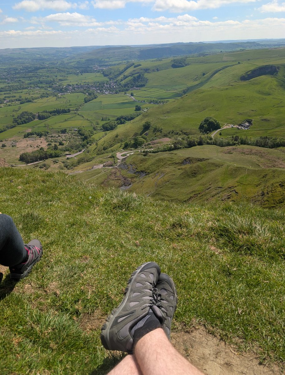 AaronBR89's tweet photo. A wholesome Saturday morning hike up to Mam Tor with my 2 best friends. It was good for the soul and very much needed. https://t.co/f7oMgK0Xuy