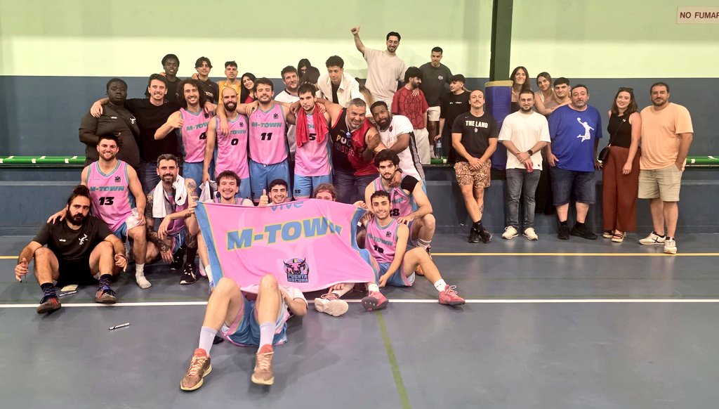 CDJPuertaOscura's tweet photo. Grupazo revelación, sanote y currante con 22 jugadores y 100 entrenos hasta la fecha y...colegas al final del proceso❤️🔥
Hoy no se consumó la remontada pero...se peleó hasta el final!
Bloque y jugadores de futuro en el Universo Rabanito🫂
#YoSoyLocalPO
#VolveremosMasFuertes https://t.co/e6IVprB4mo