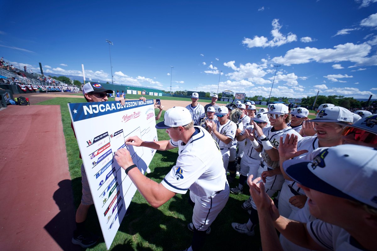 JUCOWorldSeries's tweet photo. @JCCCBaseball In 5!! @JCCCBaseball comes out HOT with a dominant win over @FightingOwlsBSB 🗡️🗡️

It’s a 19-2 ballgame. #HUMCAVS 

Next showing? Cavs take on Walters in Game 10. Owls fight to stay alive against the Trojans in Game 6.👀

#jucows #jucows26 https://t.co/GDOeXFrtAG