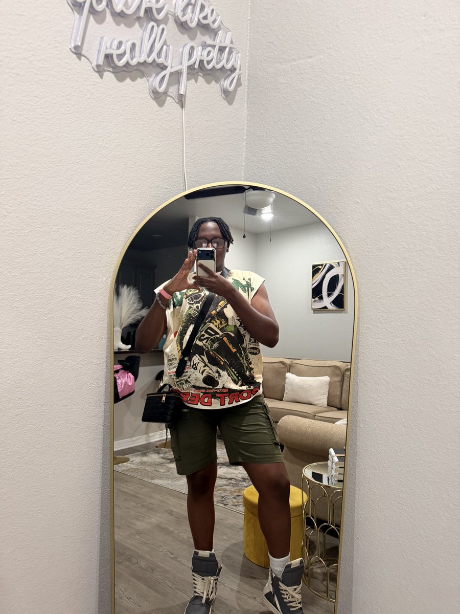 mar1mill's tweet photo. i just be so cute😍😍😍😍 https://t.co/0XAh1tOa76
