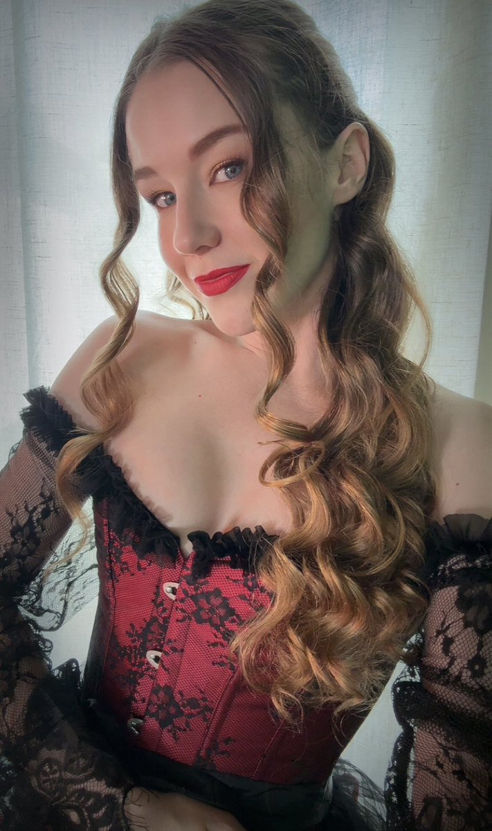 Emily Bloom tweet media