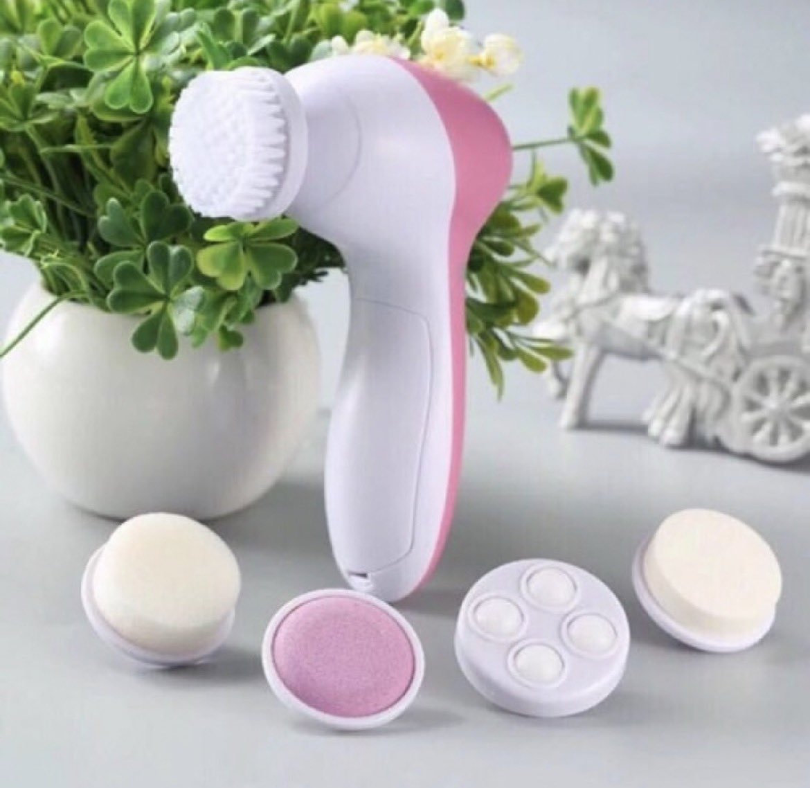 sisiolojuede1's tweet photo. 5 in 1 beauty care massager
Price : N5000
#glowandgobysisiolojuede #selfcareessentials #beautycaremassager https://t.co/2Fm0rqkiYX