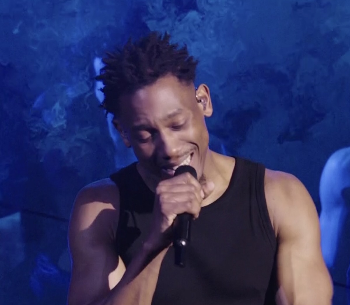 isabelle_denuit's tweet photo. Y en a qui gueulent, qui chialounent et qui forcent tellement l'intensité que c'en est insincère… et il y eux. Là, y a vraiment quelque chose.
#TheVoice https://t.co/U1iWxuYikQ