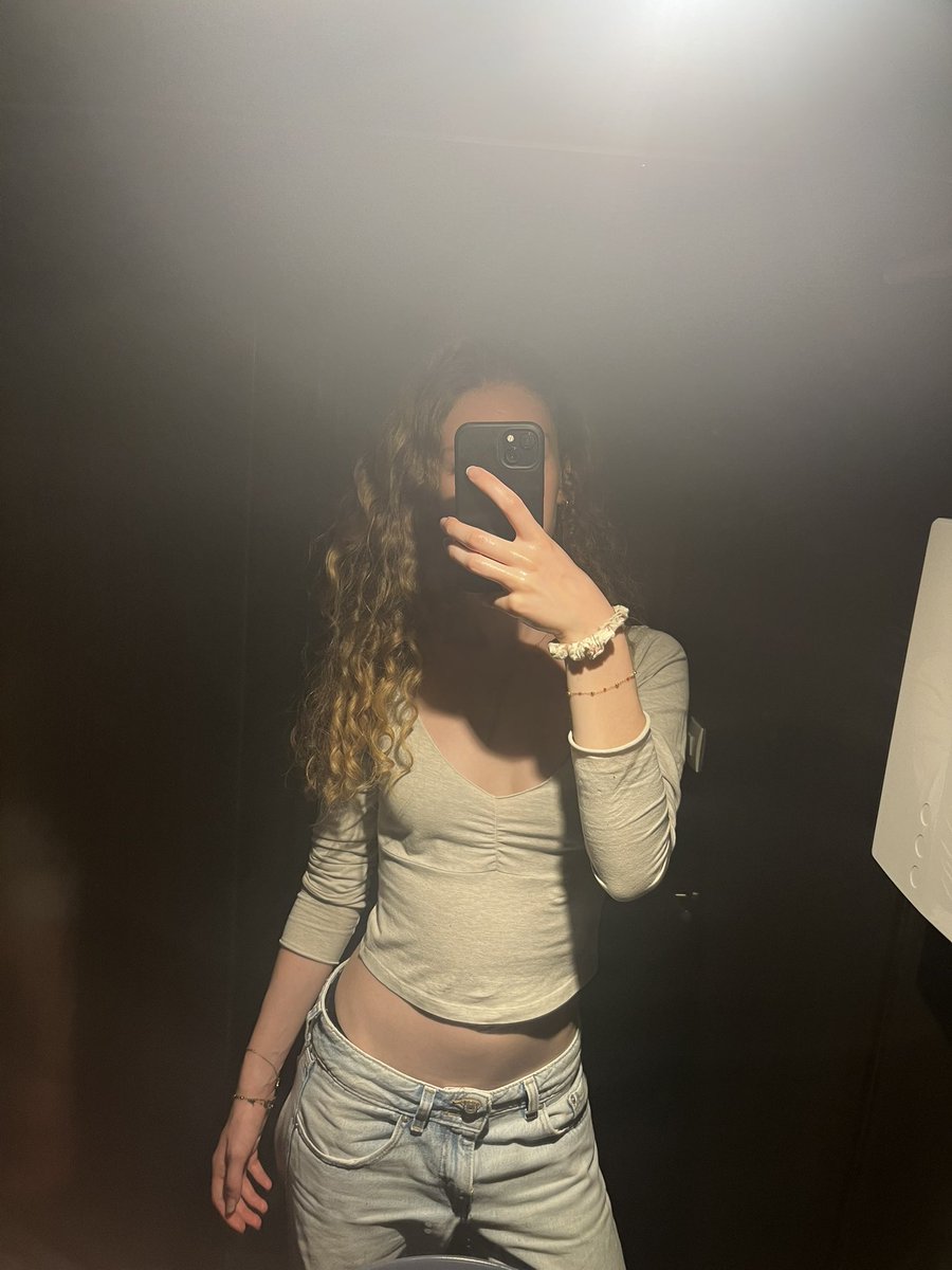 alyaaa 💌 tweet media