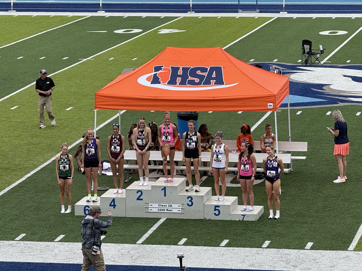 Montini_AD's tweet photo. Congrats to Senior Sydney Gertsen on winning the IHSA State Championship in the Class 2A 3200m run! She completes her high school career as a State Champ in both Cross Country &amp; Track! Congrats, Sydney! #WeAreMontini https://t.co/I1ptjSZ5Wv