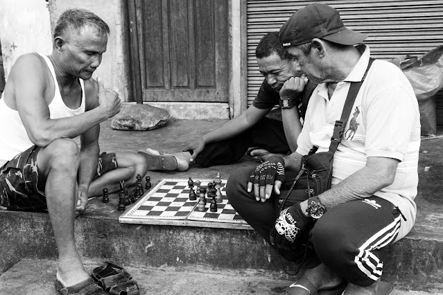 MarianoGD's tweet photo. ARTEDREZ: HOBRES JUGANDO AL AJEDREZ, POR ELMER DOMINGO https://t.co/D8H6wzqQul https://t.co/RLE8sku1eI