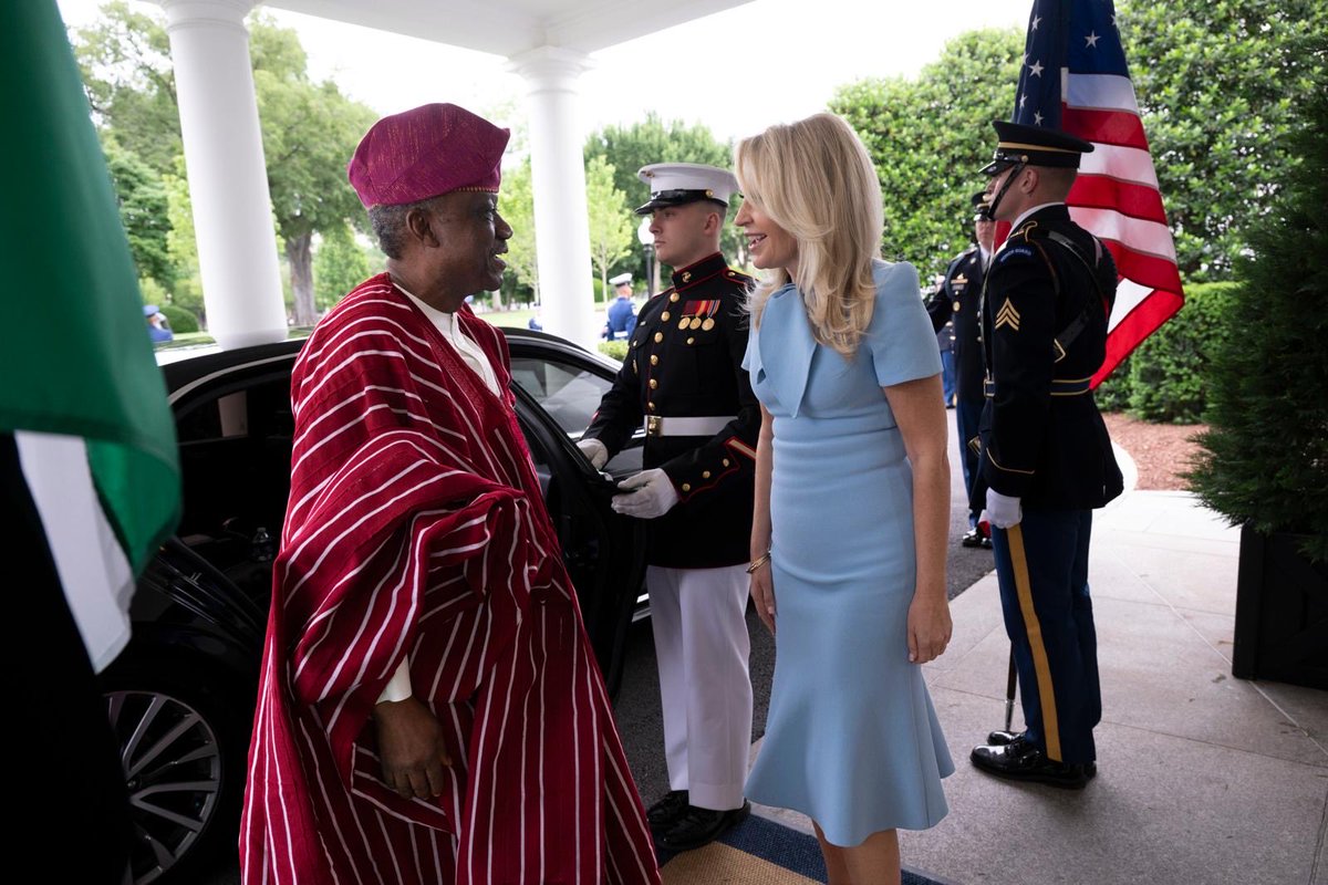 NEmbassydc's tweet photo. Photo Credit: White House https://t.co/2SpguAA1IK