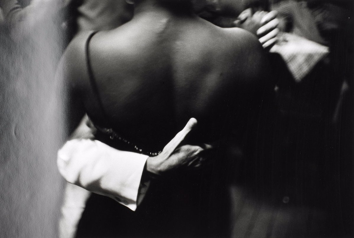 muhlisland's tweet photo. “Couple Dancing”

📸 Frank Horvat (Rio de Janeiro, 1963) https://t.co/s4FtsebmkR