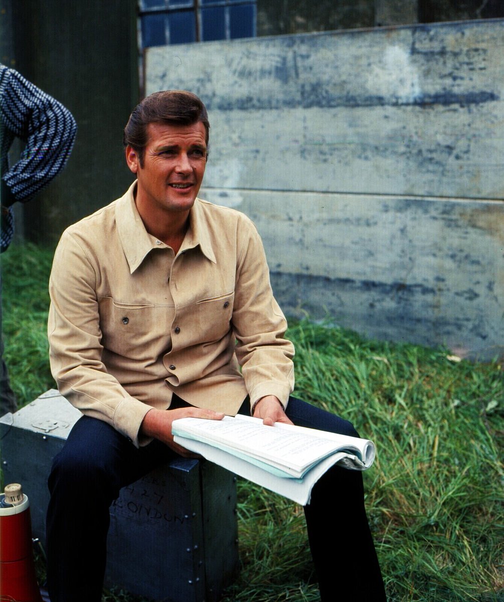 The Roger Moore Fan tweet media