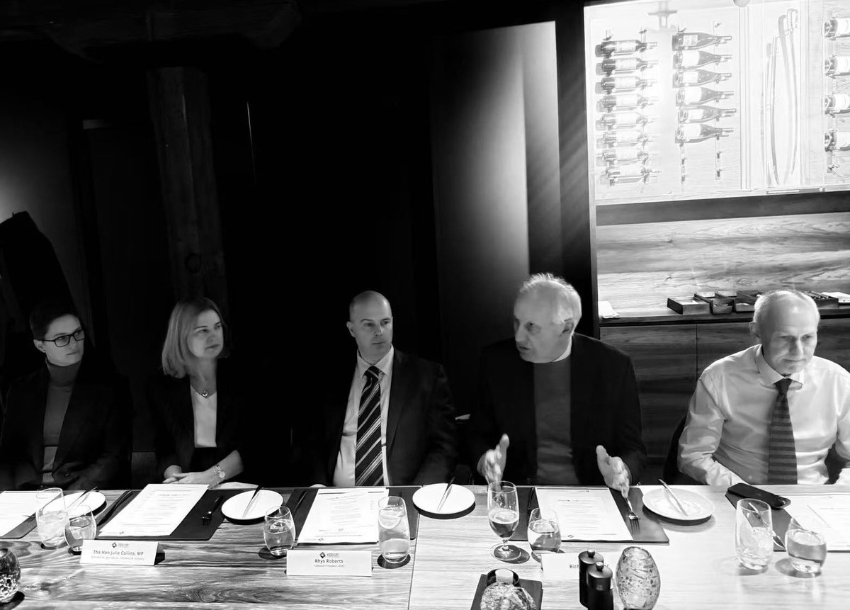 dm_1Earth's tweet photo. Australia &amp; China share a profound, long-term interest in the stability, sustainability &amp; resilience of regional food systems. 

@AusChinaBC (Tasmania) was delighted to explore the issues &amp; the solutions, with Minister for Agriculture, Fisheries &amp; Forestry @JulieCollinsMP https://t.co/DlSDnByvLt