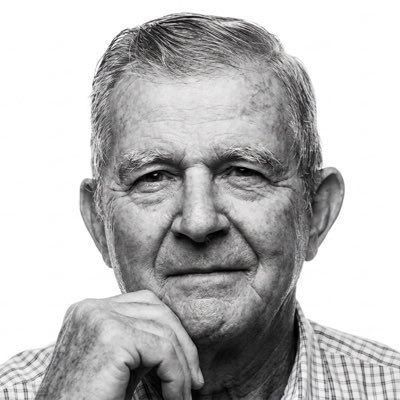 ELDENUNCIANTEo's tweet photo. #PrimiciaDelDenunciante🎙️
Me informan que desde @AlcaldiaBGA llamaron a @Socrates1948 y le jalaron las orejas, que por estar atacando a  la @GobdeSantander, terminó diciendo que el PAE de @Cportilla40 se lo están mecateando

🥴 https://t.co/pGiBeuX7Ph