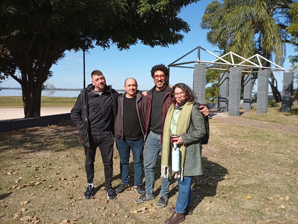 antropozombie's tweet photo. Fuimos con el NACVI a las 4tas Jornadas sobre Delito, Violencia y Policía en la hermosa @FCJS_UNL. Estuve contando avances de mi investigación sobre como se investigan los delitos en Uruguay. Feliz de encontrarme con tantos amigos y amigas queridas después de un tiempo. https://t.co/TUusGGubtH