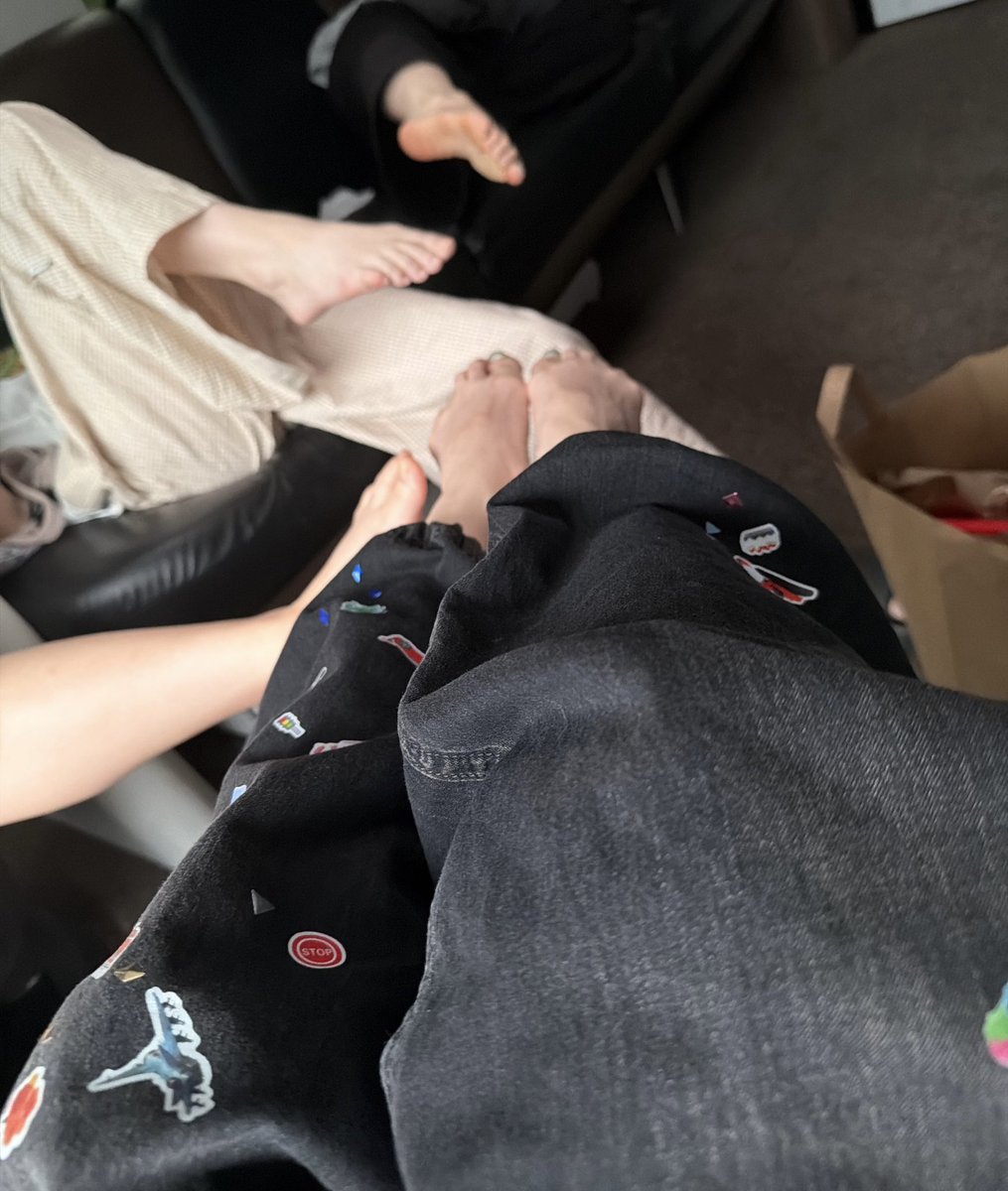 pholicity's tweet photo. their feet sent by nayeon on 🫧 oh i’m sure https://t.co/pgHL2Mnr9S